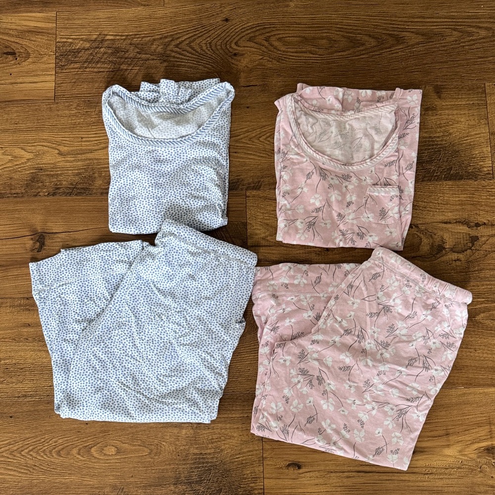 Bundle of 2 Carole Hochman women’s pajama sets, size XS